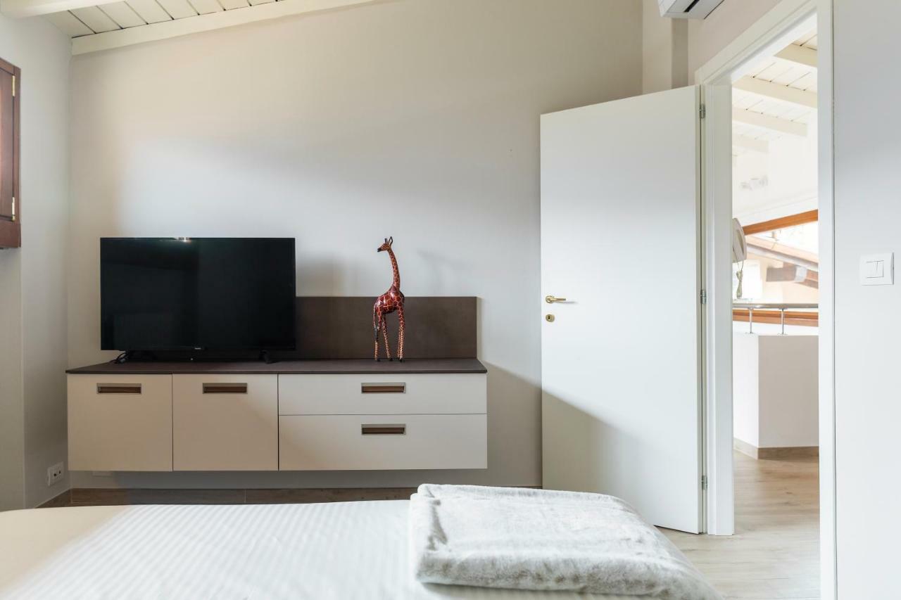Mansarda I Cipressi Apartment Lenno Exterior foto